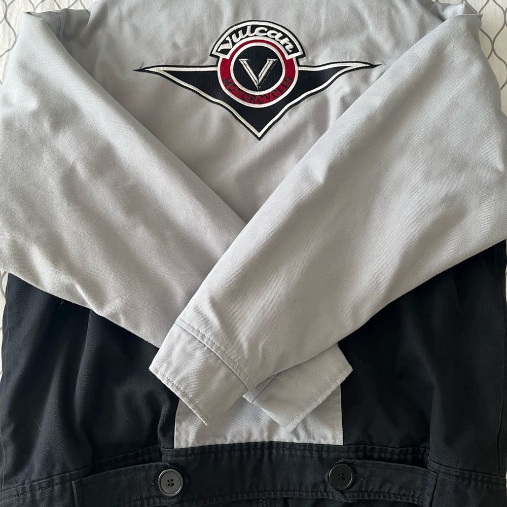 Vulcan Men's Gray and Black Jacket